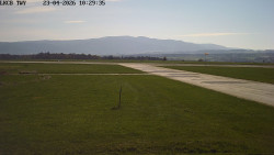 Pojezdová dráha, Runway