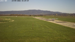 Pojezdová dráha, Runway