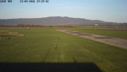 Pojezdová dráha, Runway