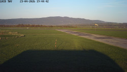 Pojezdová dráha, Runway