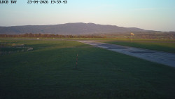 Pojezdová dráha, Runway