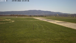 Pojezdová dráha, Runway