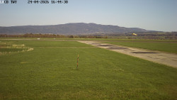 Pojezdová dráha, Runway