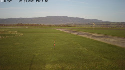 Pojezdová dráha, Runway