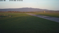 Pojezdová dráha, Runway