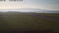 Pojezdová dráha, Runway