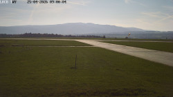 Pojezdová dráha, Runway