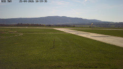 Pojezdová dráha, Runway