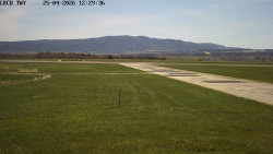 Pojezdová dráha, Runway