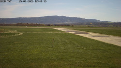 Pojezdová dráha, Runway