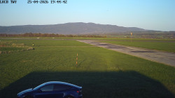 Pojezdová dráha, Runway