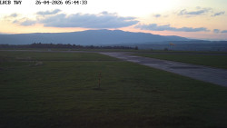 Pojezdová dráha, Runway