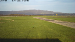 Pojezdová dráha, Runway