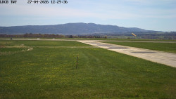 Pojezdová dráha, Runway