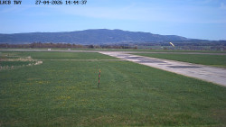 Pojezdová dráha, Runway