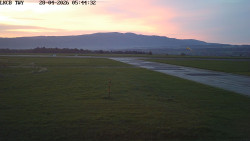 Pojezdová dráha, Runway