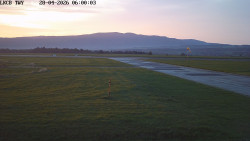 Pojezdová dráha, Runway