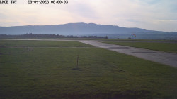 Pojezdová dráha, Runway