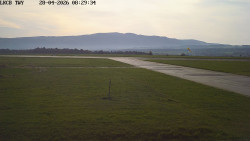 Pojezdová dráha, Runway