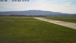 Pojezdová dráha, Runway