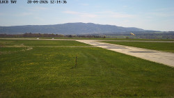 Pojezdová dráha, Runway