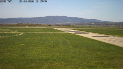 Pojezdová dráha, Runway