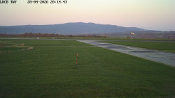 Pojezdová dráha, Runway