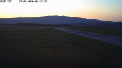 Pojezdová dráha, Runway