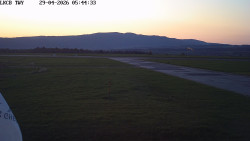 Pojezdová dráha, Runway