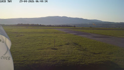 Pojezdová dráha, Runway