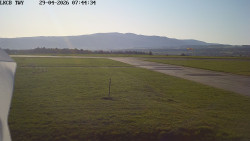 Pojezdová dráha, Runway