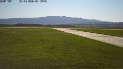 Pojezdová dráha, Runway