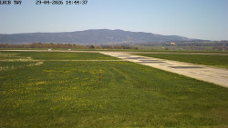 Pojezdová dráha, Runway