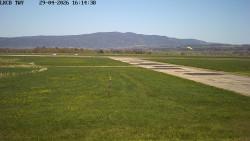 Pojezdová dráha, Runway