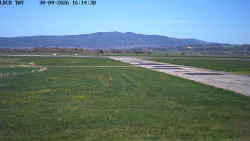 Pojezdová dráha, Runway