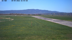 Pojezdová dráha, Runway