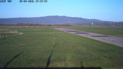Pojezdová dráha, Runway