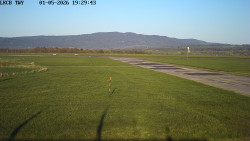 Pojezdová dráha, Runway