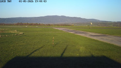 Pojezdová dráha, Runway