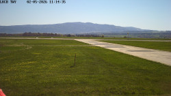 Pojezdová dráha, Runway