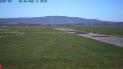 Pojezdová dráha, Runway