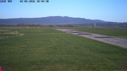 Pojezdová dráha, Runway
