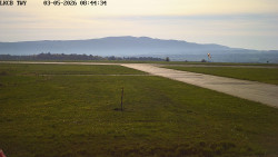 Pojezdová dráha, Runway