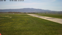 Pojezdová dráha, Runway
