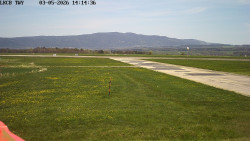 Pojezdová dráha, Runway