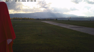 Letiště Cheb - Pojezdová dráha, Runway - 12.5.2026 v 07:45 Letiště Cheb - Pojezdová dráha, Runway - 12.5.2026 v 07:45