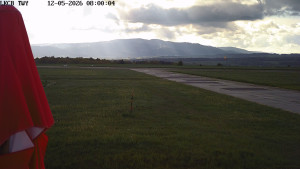 Letiště Cheb - Pojezdová dráha, Runway - 12.5.2026 v 08:00 Letiště Cheb - Pojezdová dráha, Runway - 12.5.2026 v 08:00