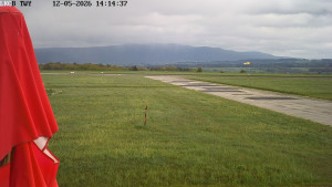 Letiště Cheb - Pojezdová dráha, Runway - 12.5.2026 v 14:15 Letiště Cheb - Pojezdová dráha, Runway - 12.5.2026 v 14:15