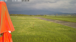 Letiště Cheb - Pojezdová dráha, Runway - 12.5.2026 v 17:15 Letiště Cheb - Pojezdová dráha, Runway - 12.5.2026 v 17:15