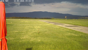 Letiště Cheb - Pojezdová dráha, Runway - 12.5.2026 v 19:15 Letiště Cheb - Pojezdová dráha, Runway - 12.5.2026 v 19:15